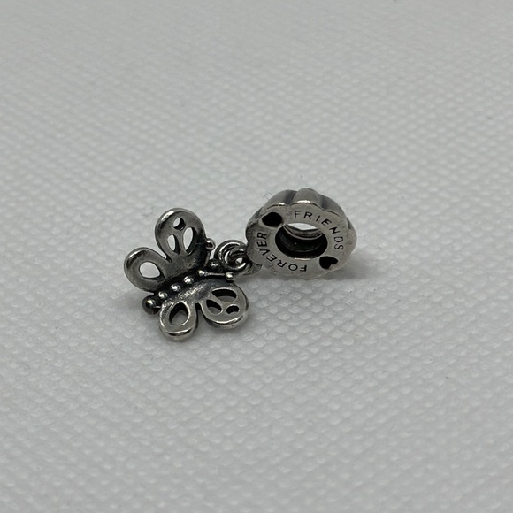 Pandora butterfly forever friends - Picture 1 of 7